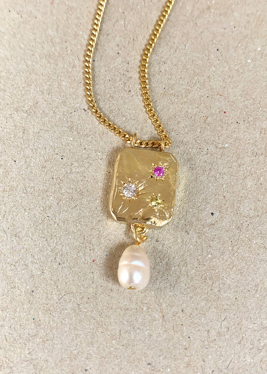 Pendentif diamant, saphirs et perle baroque