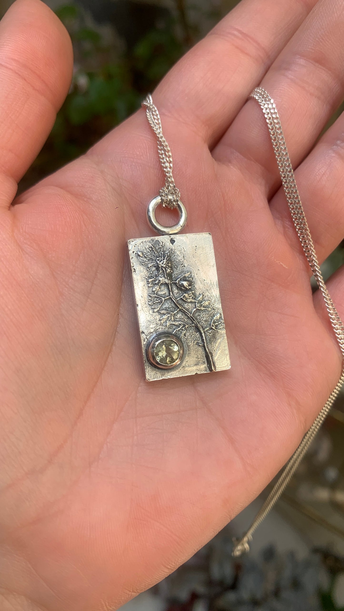 Pendentif Ghost Flower ✹ Vente Archive
